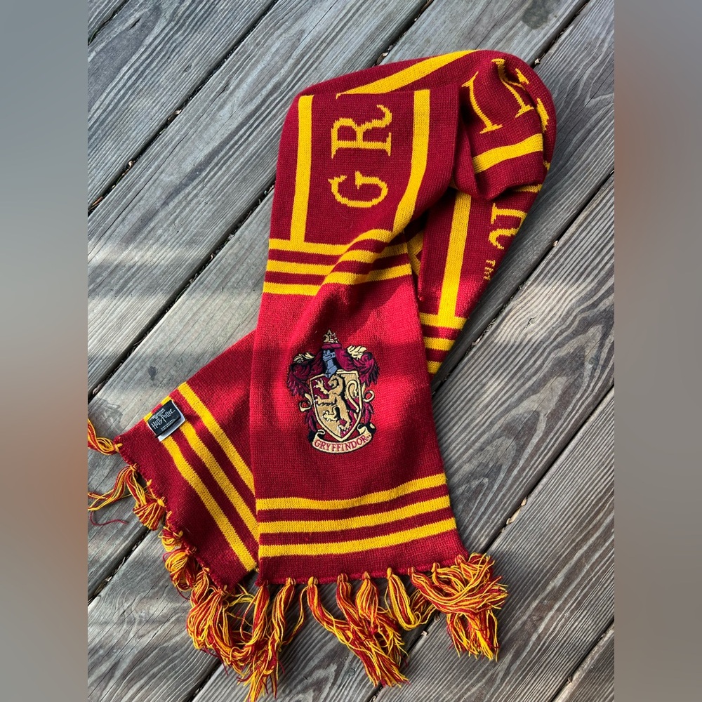 Universal Studios Gryffindor Scarf